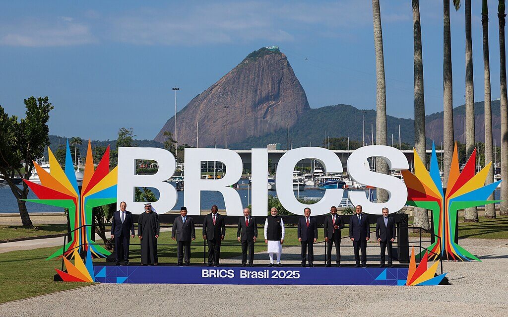 BRICS Expansion 2025: How Asia's New Economic Bloc Threatens US Dollar Dominance - Featured Tech Article